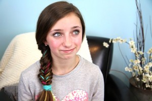 Yarn Fishtail Braid | Temporary Color Highlights | Cute Hairstyles