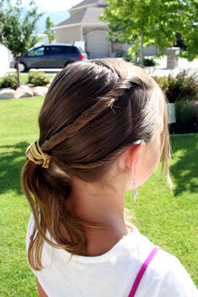 50+ Wedding Guest Hairstyles from Easy to Trendy