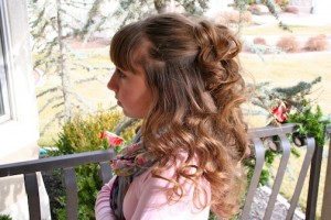 Side view of No-Heat Hairstyles | Headband Curls