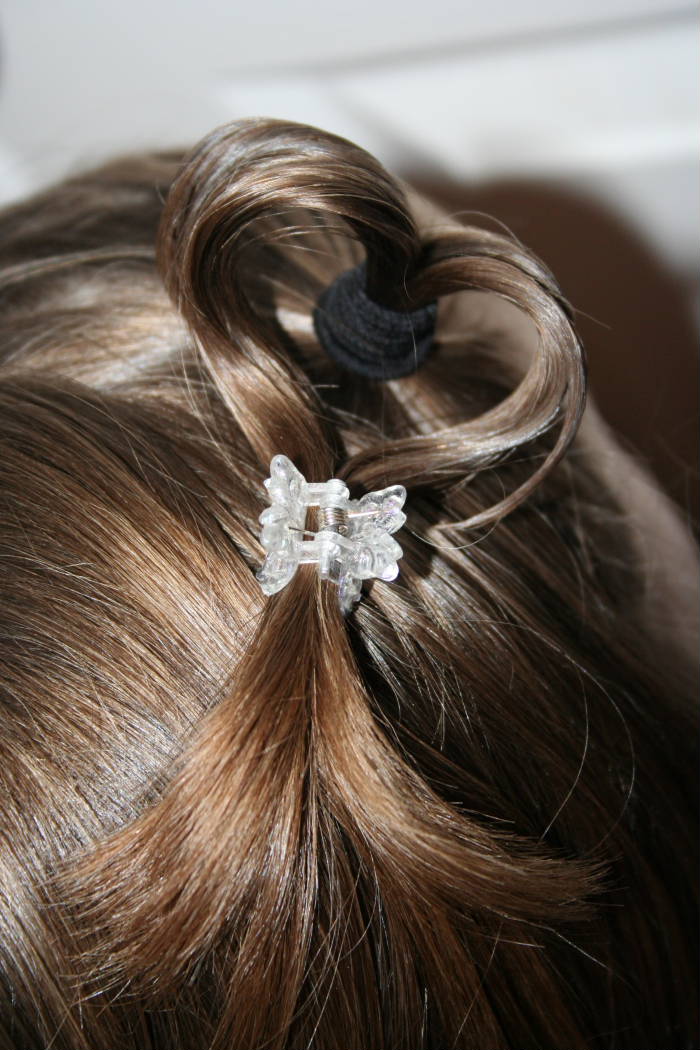 Valentine's Day Hairstyles: Heart Pigtails - Cute Girls Hairstyles Valentine's Day Hairstyles: Heart Pigtails - Cute Girls Hairstyles