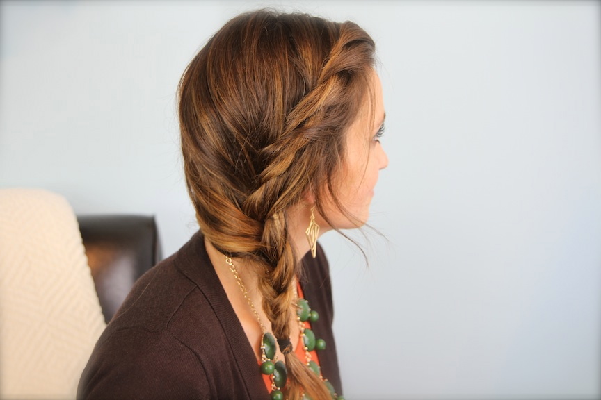 Subtle Twist into Side Braid Subtle Twist into Side Braid
