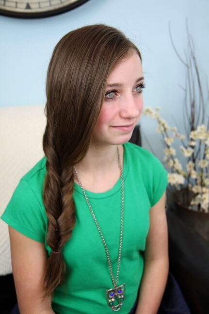 Portrait of young girl modeling Faux Fishtail Braid | Easy Braid Hairstyles