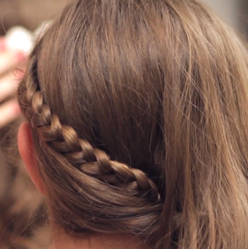 FAUX BRAID side swept curly hairstyle (that's perfectly bridal!!) With  curly hair, the hair starts down with look one and can be pinned… |  Instagram