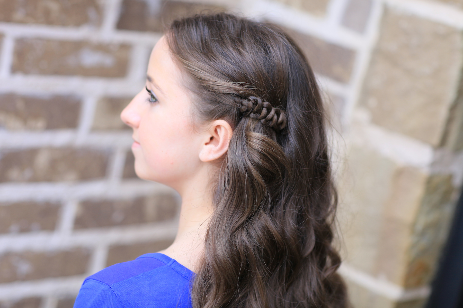 Lulus How-To: Side Swept Curls Hair Tutorial - Lulus.com Fashion Blog