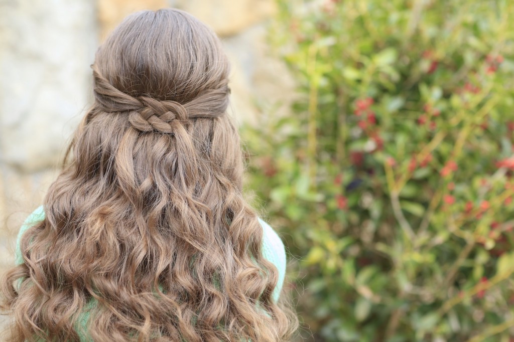 Young girl outside modeling Celtic Knot |St Patrick's Day Hairstyles