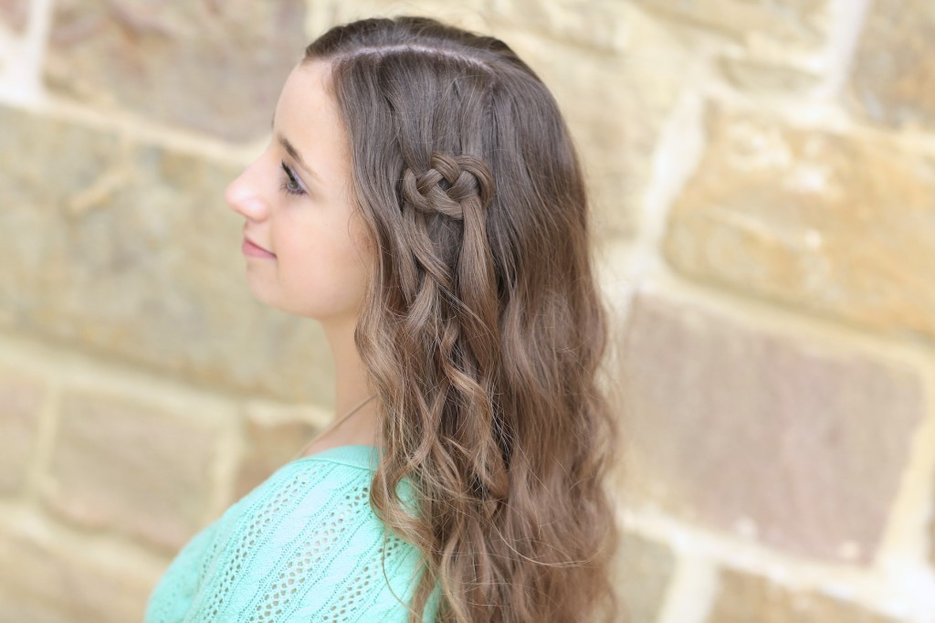 Young girl outside modeling Side Celtic Knot |St Patrick's Day Hairstyles