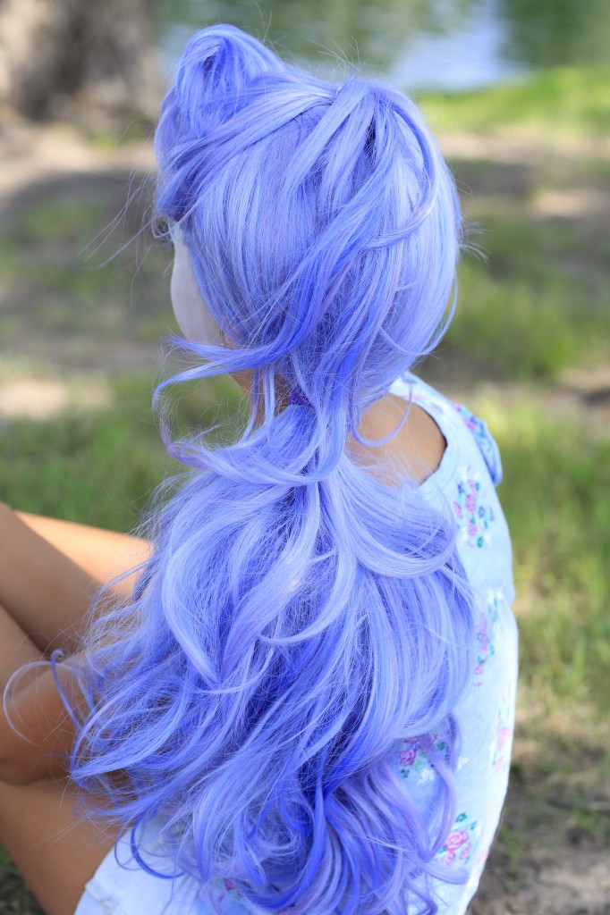 Young girl dressed up as Monster High's Sirena Von Boo | Halloween Hairstyles