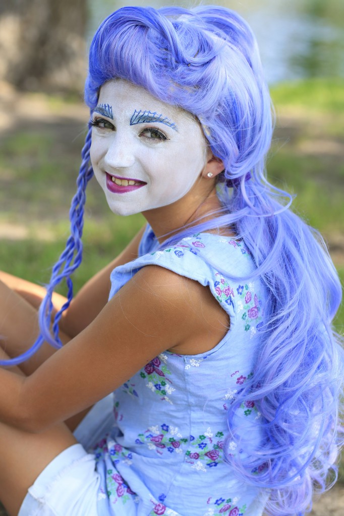 Young girl dressed up as Monster High's Sirena Von Boo | Halloween Hairstyles