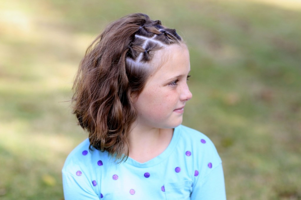 Young girl outside modeling Flip-Under Accents | Easy Hairstyles