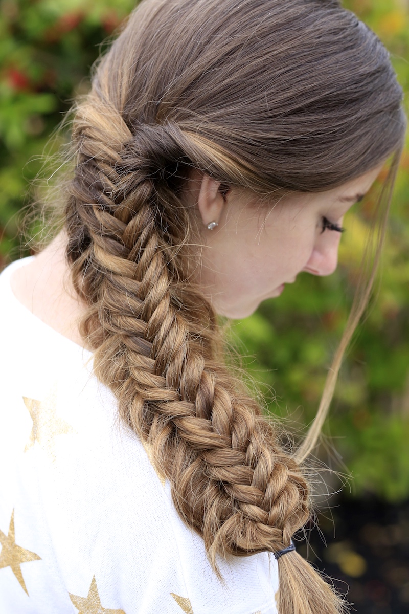 Simple fishtail braid tutorial for braiding your own hair - Legit.ng