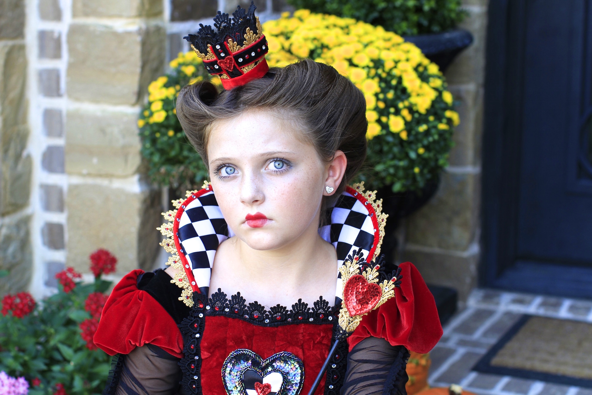 red queen (queen of hearts) | halloween hairstyles | cute