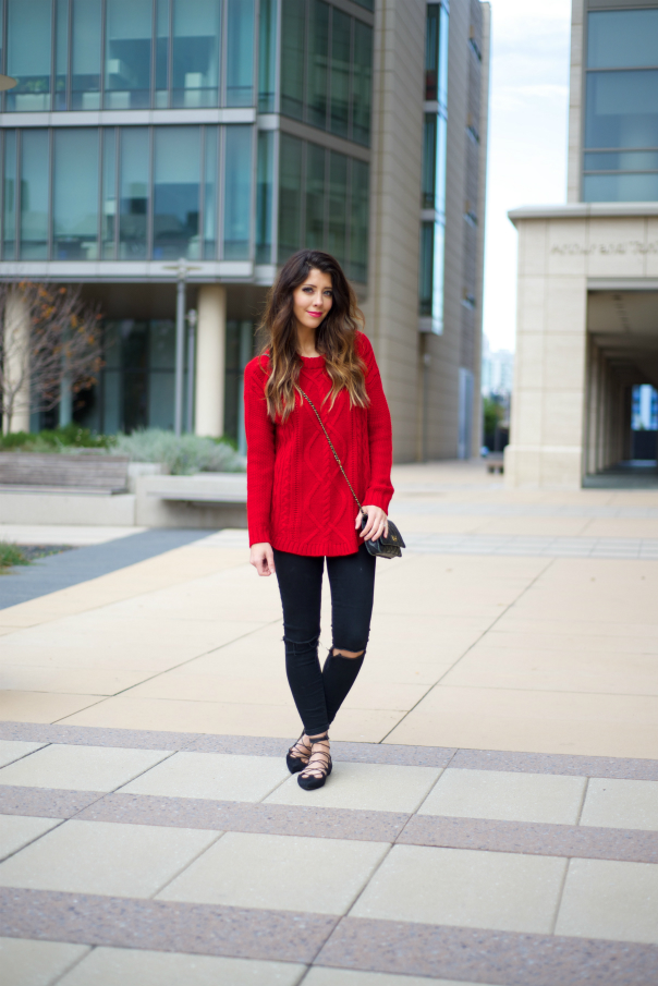 Game Day Outfit ideas * Red and Black Game Day * Vintage L Sweater