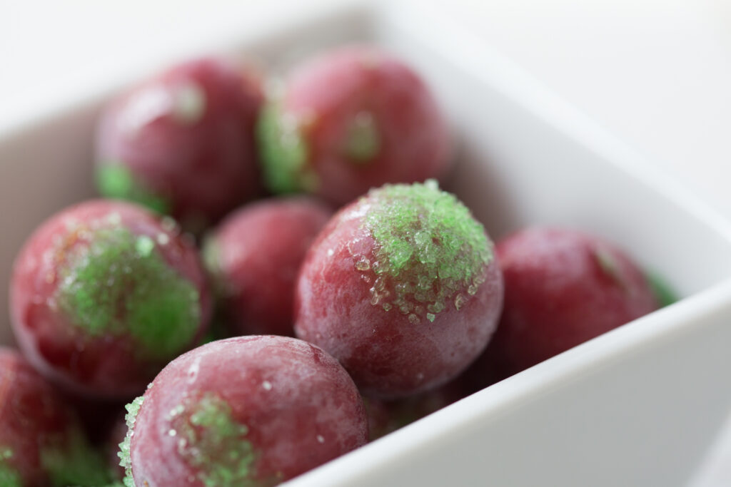 healthy snacks | frozen grapes