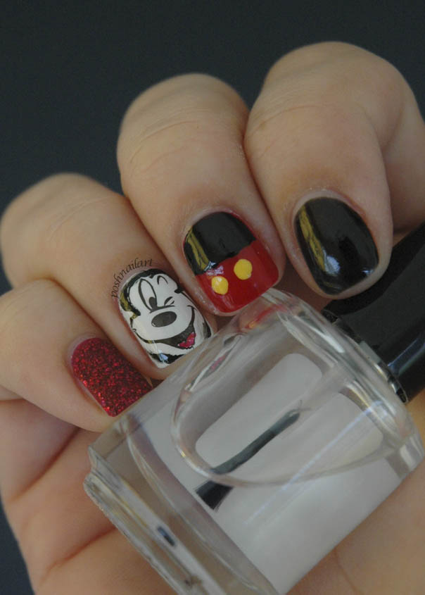 Disney Nails | Mickey Mouse